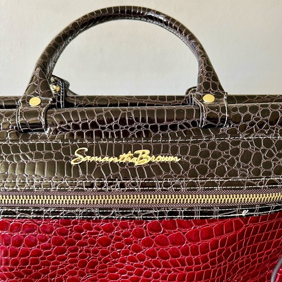 👜 Samantha Brown Burgundy Croco Embossed Overnight Travel Bag 12.5”H x 14”W - Picture 4 of 15